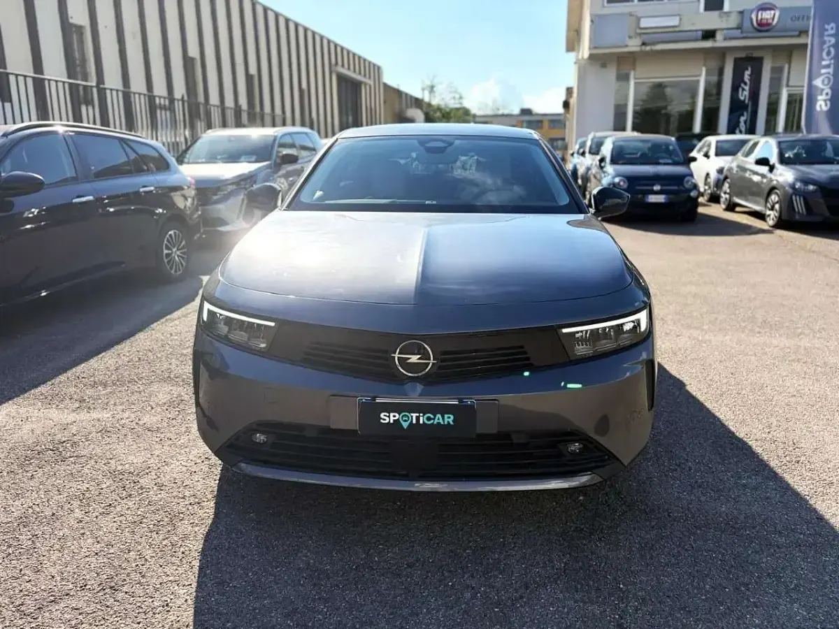Usata Opel Astra Business Elegance 131 CV (96 kW) 2023 Grigio Utilitaria