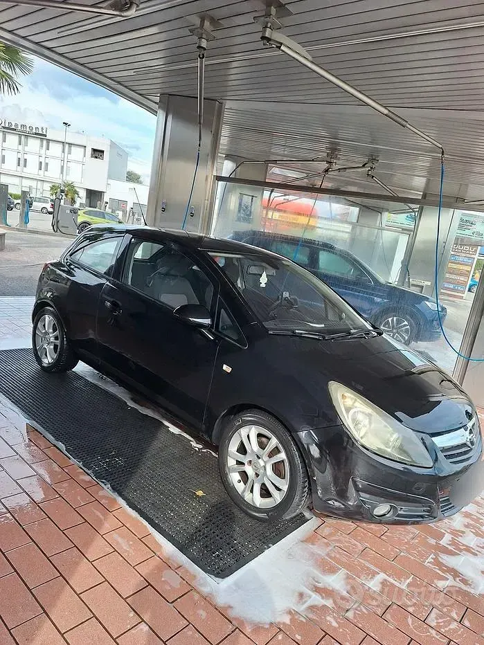 Używany Opel Corsa Sport 90 KM (66 kW) 2008 Czarny Hatchback