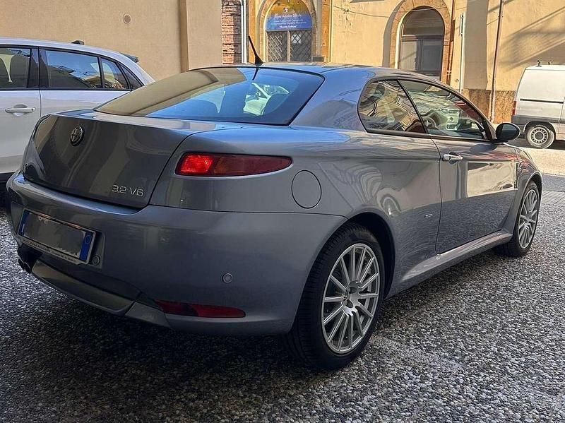 Usata Alfa Romeo GT Distinctive 239 CV (175 kW) 2004 Azzurro gabbiano Coupé