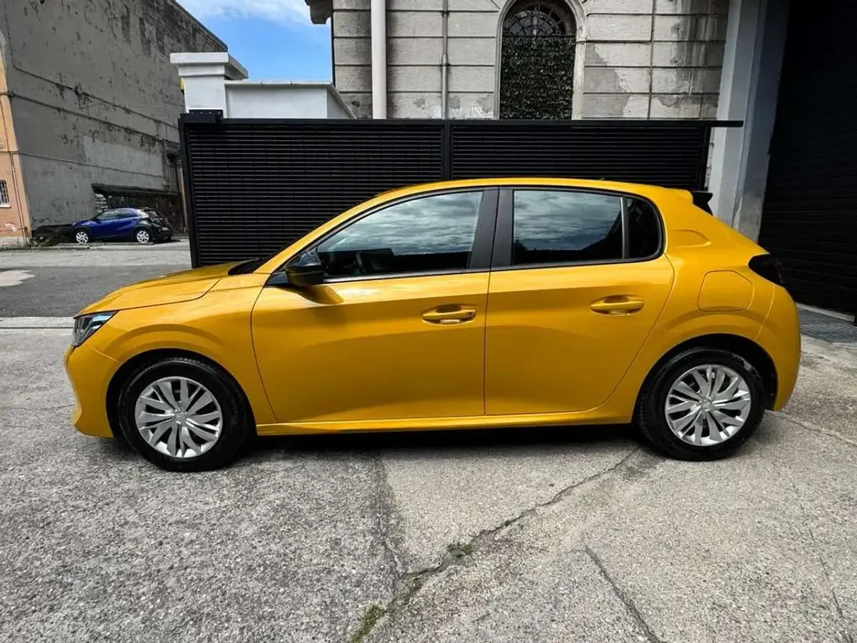 Usata Peugeot 208 Active 75 CV (55 kW) 2023 Giallo Utilitaria