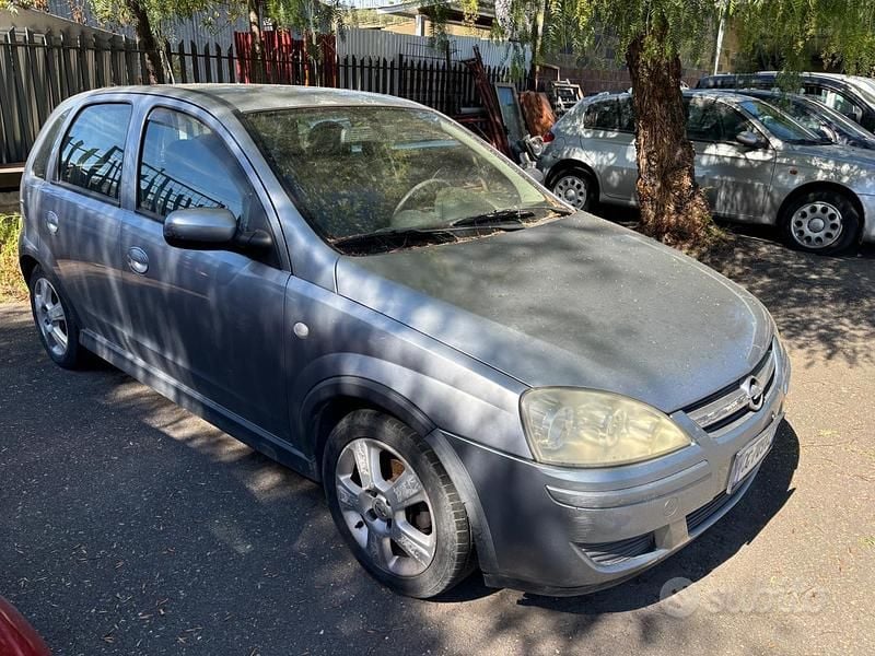 Usata Opel Corsa 80 CV (58 kW) 2005 Grigio Berlina