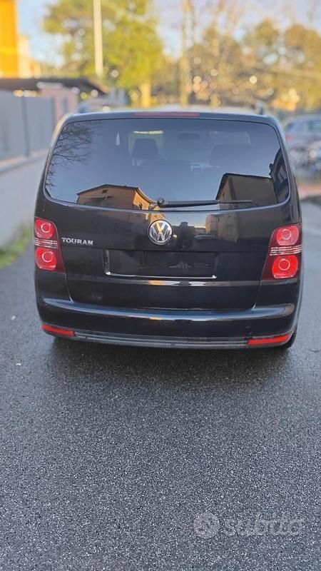 Usata VW Touran Conceptline 102 CV (75 kW) 2008 Nero Monovolume