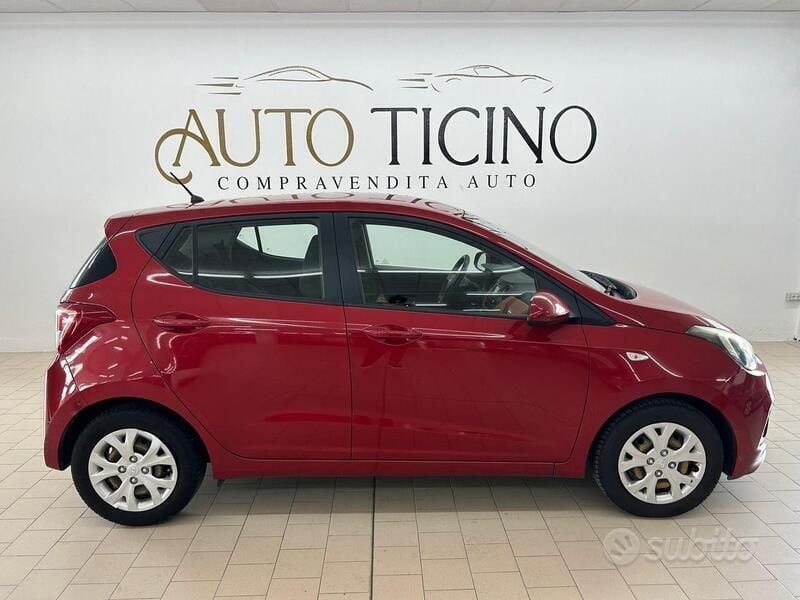 Usata Hyundai i10 Comfort 67 CV (49 kW) 2014 Rosso Utilitaria