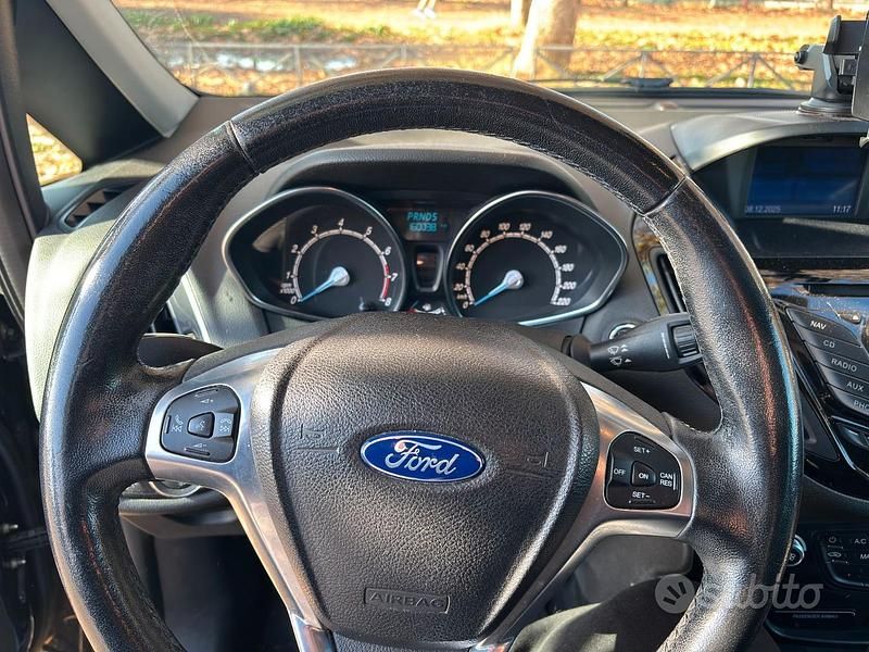 Usata Ford B-MAX Business Edition 105 CV (77 kW) 2014 Nero Monovolume