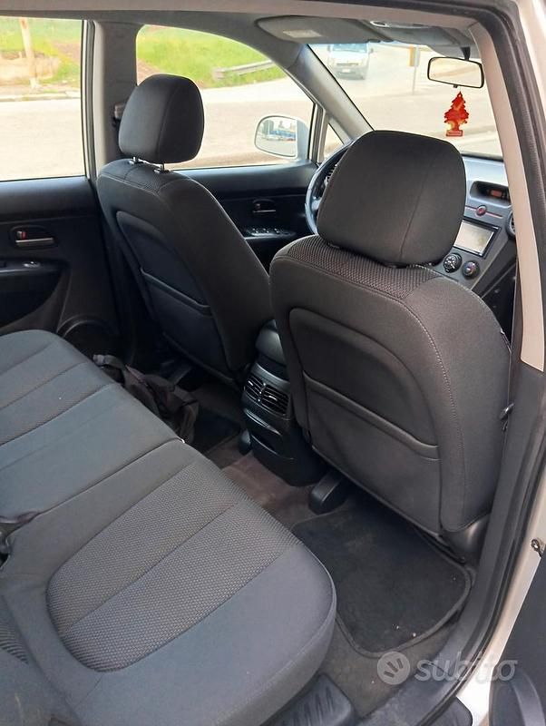 Usata Kia Carens 140 CV (102 kW) 2008 Grigio Monovolume