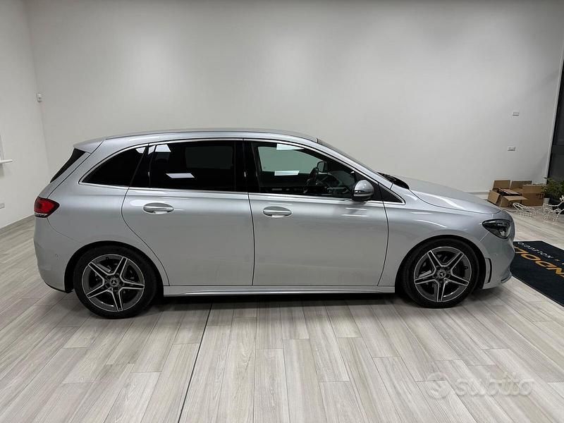 Usata Mercedes B180 Premium 120 CV (88 kW) 2020 Grigio Utilitaria