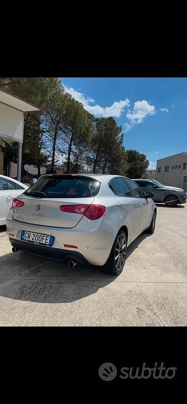 Usata Alfa Romeo Giulietta Exclusive 82 CV (60 kW) 2016 Grigio Berlina