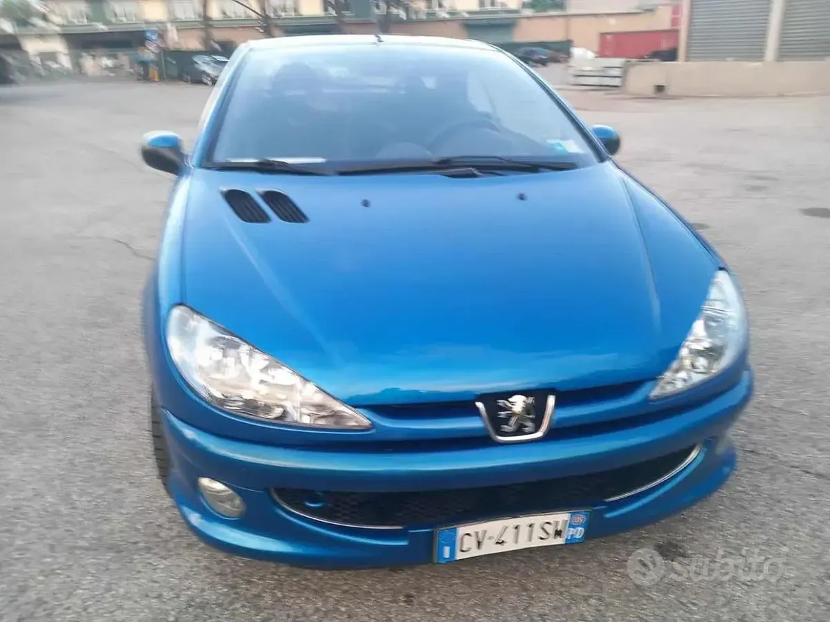 Usata Peugeot 206 CC 109 CV (80 kW) 2005 Blu Cabrio