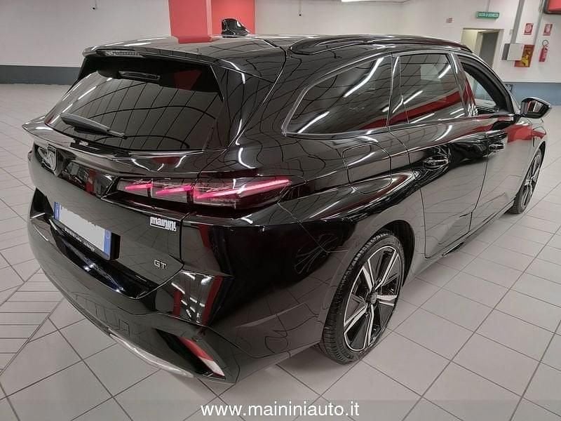 Usado Peugeot 308 GT 131 CV (96 kW) 2024 Negro Familiar
