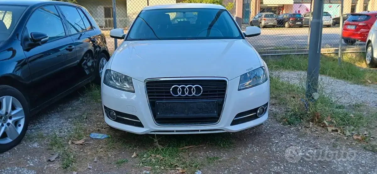 Usata Audi A3 Ambition 105 CV (77 kW) 2011 Bianco Utilitaria