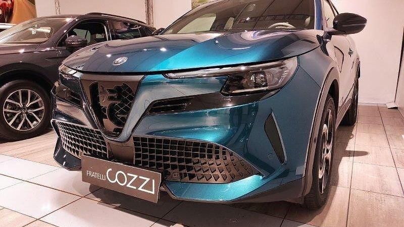 Nuova Alfa Romeo Junior Edizione Speciale 136 CV (100 kW) 2025 Blu/azzurro SUV