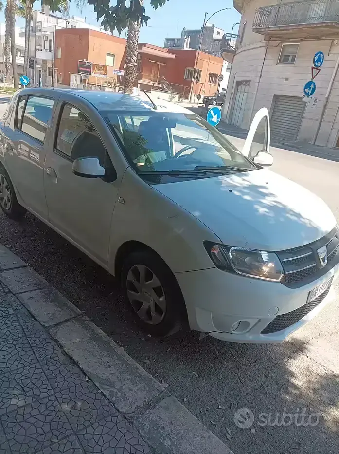 Usata Dacia Sandero 75 CV (55 kW) 2013 Berlina