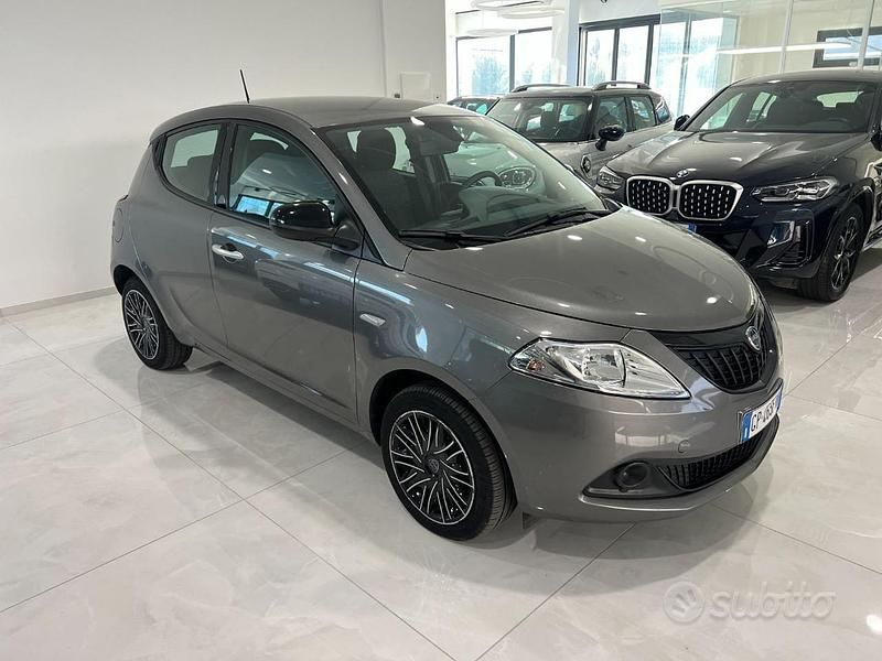 Usata Lancia Ypsilon S 69 CV (50 kW) 2023 Grigio Utilitaria