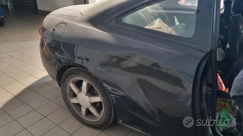 Begagnad Ford Cougar 2001 Svart Sportkupé