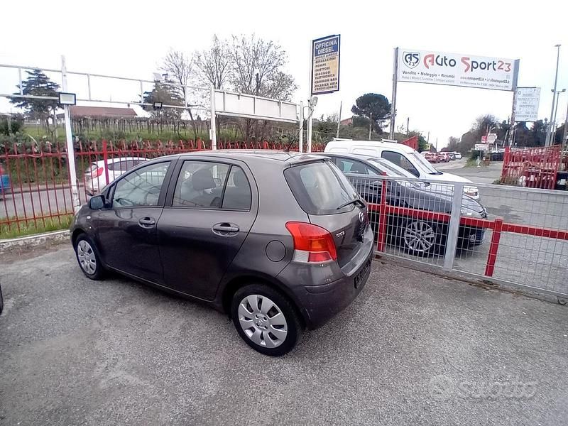 Usata Toyota Yaris 69 CV (50 kW) 2009 Utilitaria