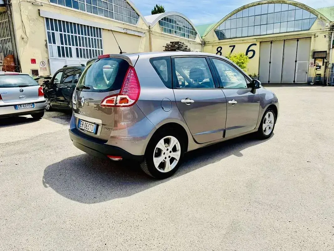 Usata Renault Scenic E-Tech Luxe 110 CV (80 kW) 2011 Monovolume