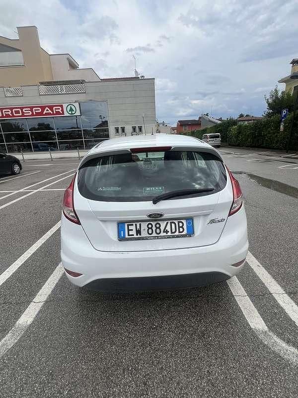 Usata Ford Fiesta 75 CV (55 kW) 2014 Utilitaria