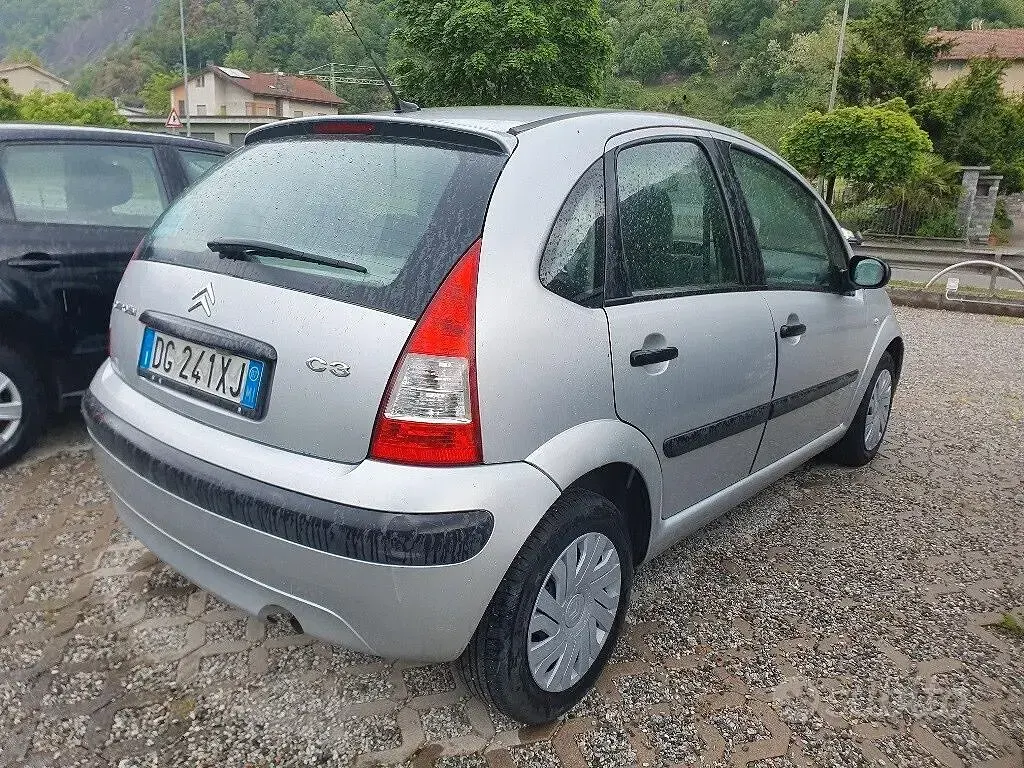 Begagnad Citroën C3 Elegance 60 HK (44 kW) 2007 Grå Sedan