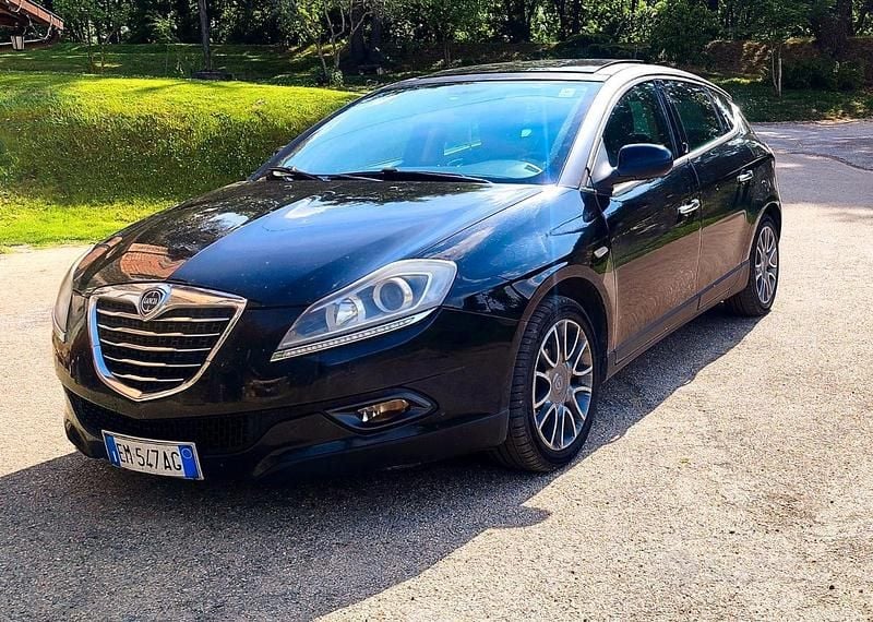 Usata Lancia Delta Gold 165 CV (121 kW) 2009 Nero Utilitaria