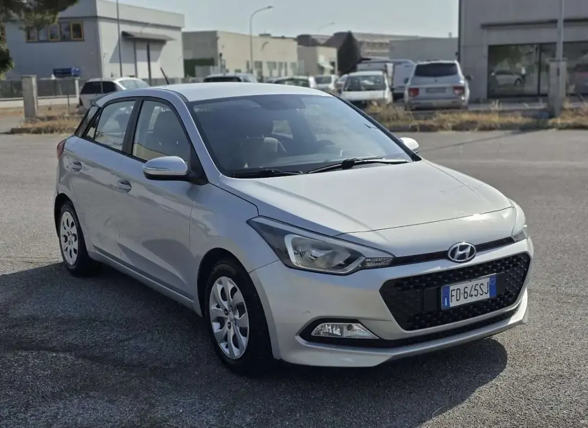 Usata Hyundai i20 75 CV (55 kW) 2016 Other Utilitaria