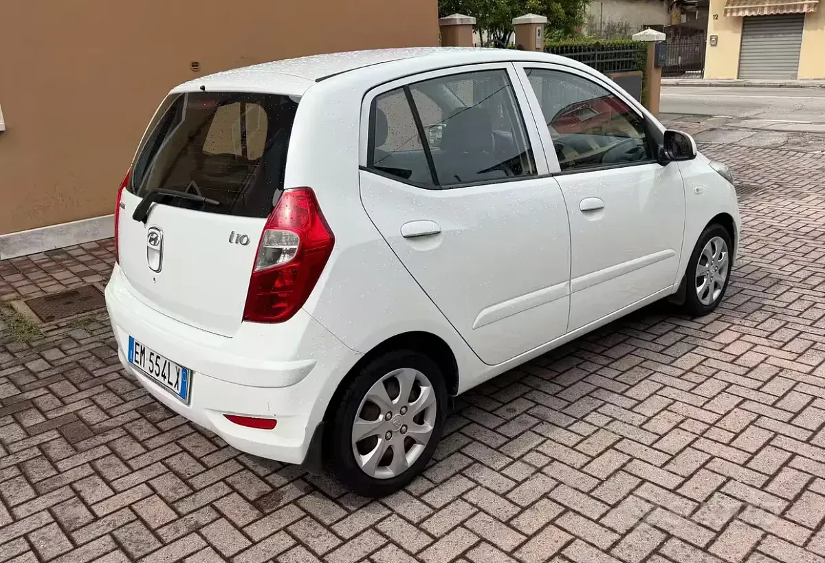 Usata Hyundai i10 69 CV (50 kW) 2012 Bianco Utilitaria
