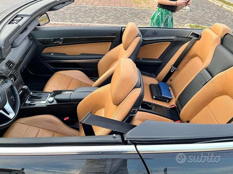 Usata Mercedes E220 184 CV (135 kW) 2013 Nero Cabrio