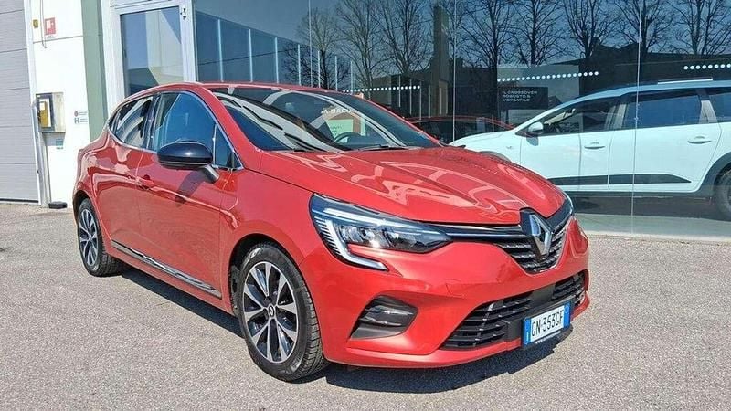 Usata Renault Clio V Intens 101 CV (74 kW) 2023 Orange valencia Berlina