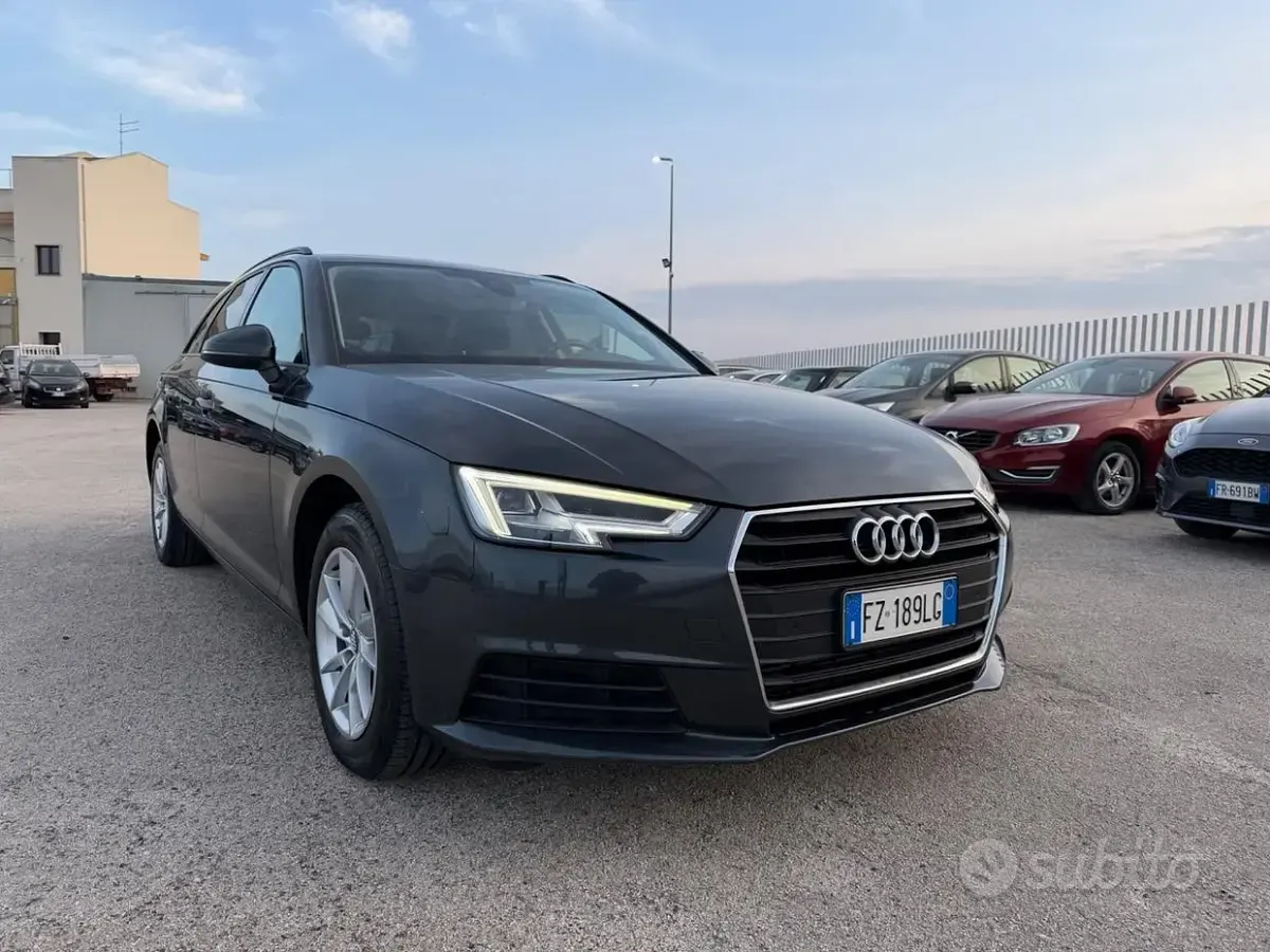 Usata Audi A4 Business 170 CV (125 kW) 2019 Grigio Station wagon