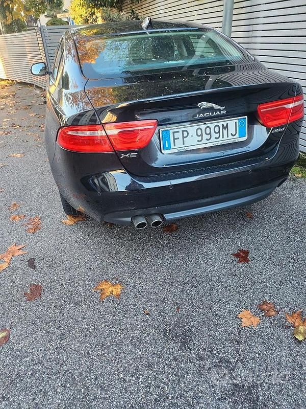 Usata Jaguar XE 200 CV (147 kW) 2018 Nero Berlina