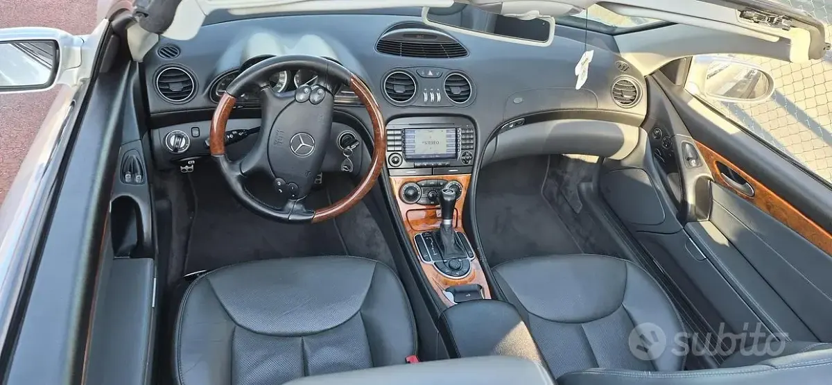 Usata Mercedes SL350 316 CV (232 kW) 2006 Grigio Cabrio