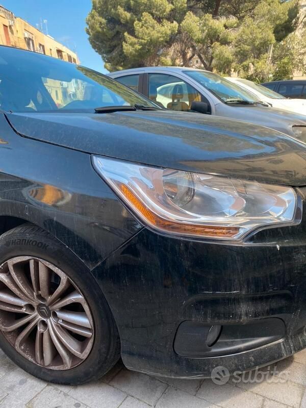 Usata 2015 Citroën C4 Due volumi | 6950 € (Ottimo prezzo) - Immagine 1/4