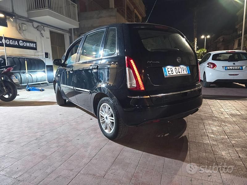 Usata Lancia Musa 2011 Blu Monovolume