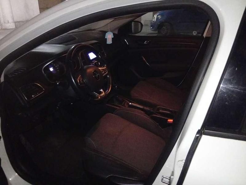 Usata Renault Mégane IV Business 110 CV (80 kW) 2017 Berlina