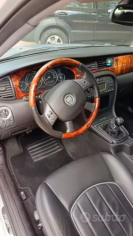 Usata Jaguar X-type 155 CV (114 kW) 2006 Grigio Berlina