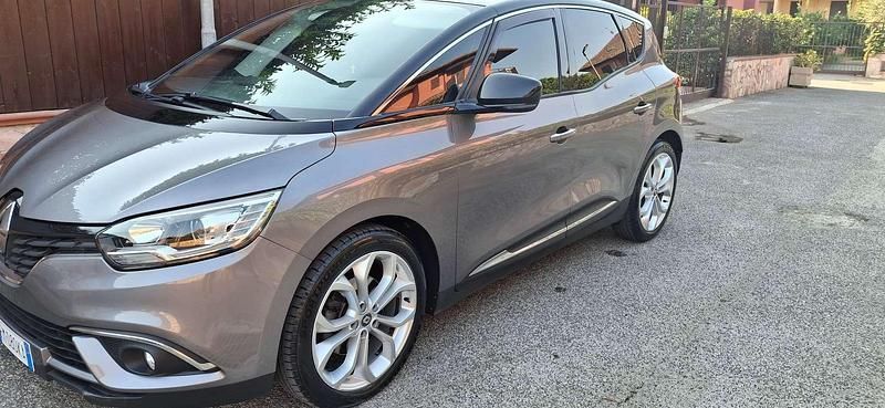 Usata Renault Scénic IV Zen 110 CV (80 kW) 2017 Grigio Monovolume