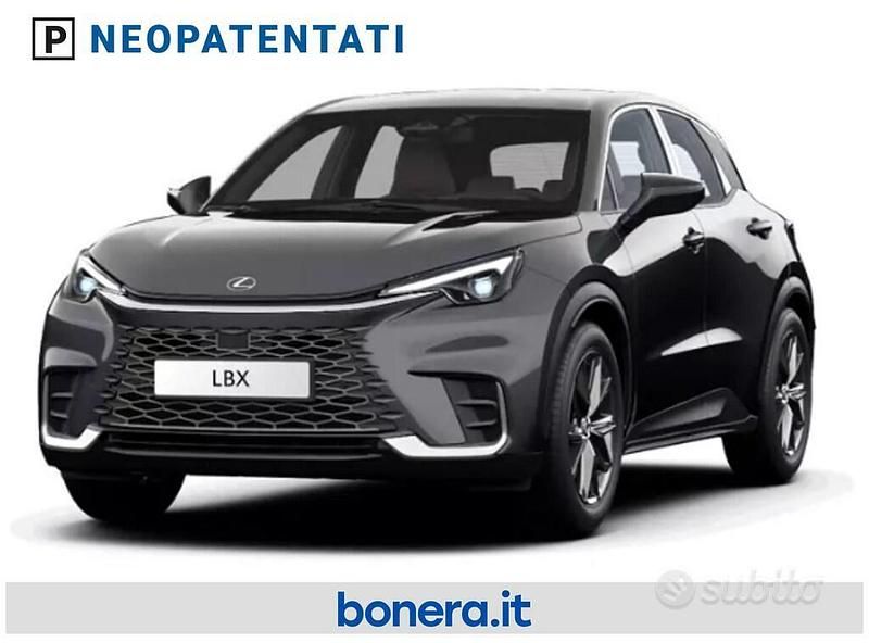 Nero Nuova 2025 Lexus LBX SUV | 33.650 € (Buon prezzo) - Immagine 1/4