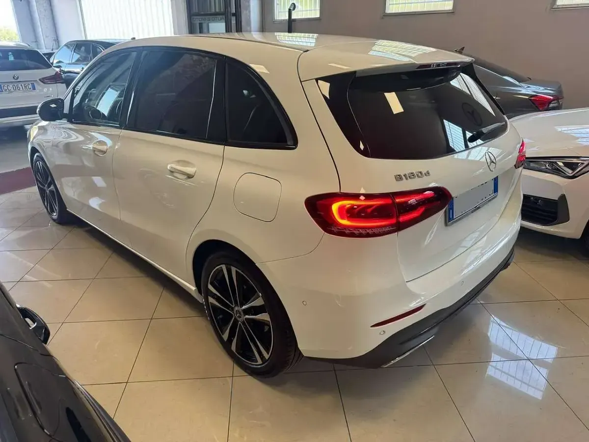 Usata Mercedes B180 116 CV (85 kW) 2019 Bianco Utilitaria
