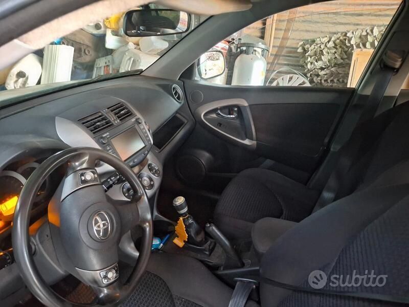 Usata Toyota RAV4 128 CV (94 kW) 2009 SUV