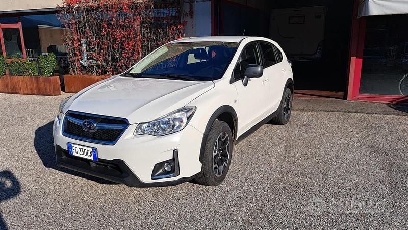Bianco Usata 2016 Subaru XV SUV | 8000 € (Buon prezzo) - Immagine 1/4