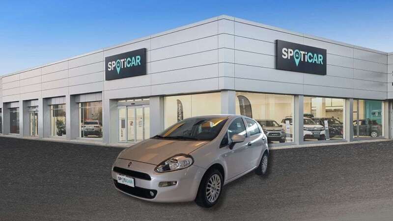 Grigio argento metalizzato Usata 2018 Fiat Punto Street Due volumi | 9900 € (Cara) - Immagine 1/4