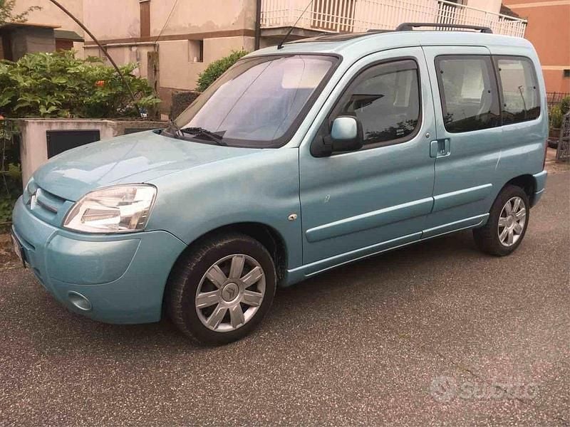 Verde Usata 2007 Citroën Berlingo Monovolume | 3500 € - Immagine 1/4