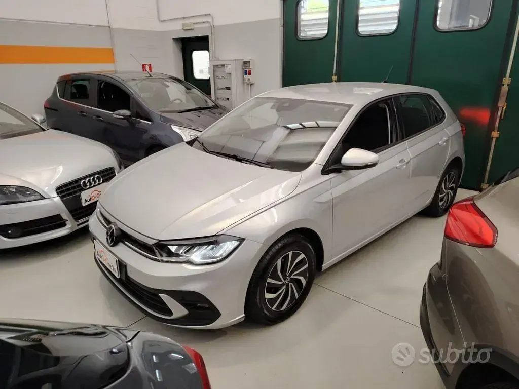 Usata VW Polo Style 95 CV (69 kW) 2022 Argento metallizzato Utilitaria