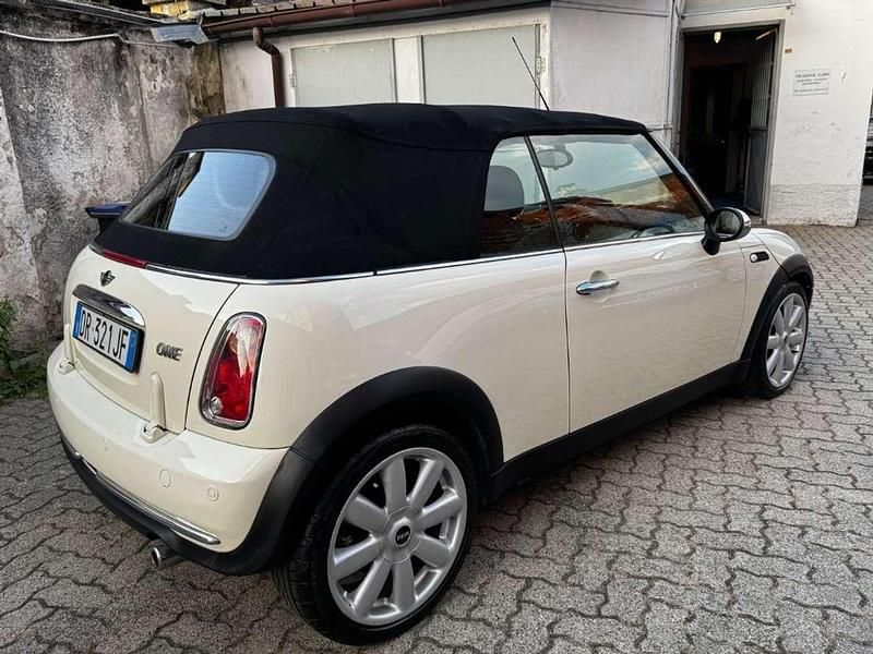 Usata Mini One Cabriolet Pepper 90 CV (66 kW) 2008 Bianco Cabrio