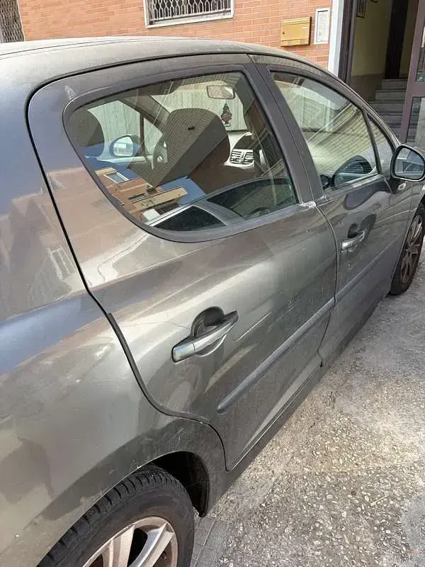 Usata Peugeot 207 90 CV (66 kW) 2007 Berlina