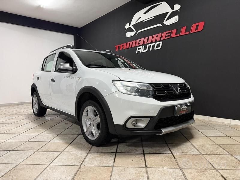 Usata Dacia Sandero Stepway 89 CV (65 kW) 2017 Bianco Berlina