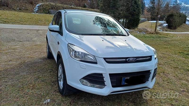 Bianco Usata 2014 Ford Kuga SUV | 9900 € (Buon prezzo) - Immagine 1/4