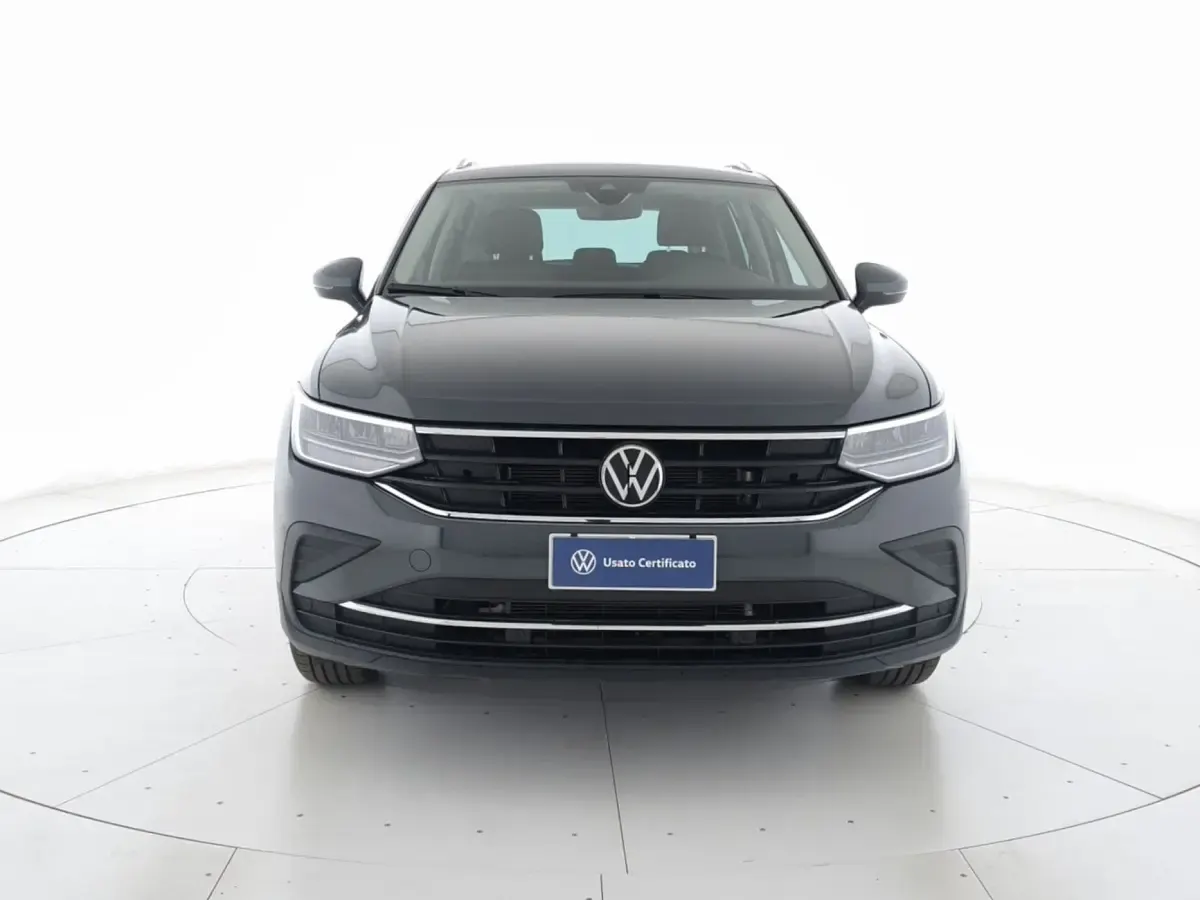 Usata VW Tiguan Life 150 CV (110 kW) 2023 Dolphin grey metallizzato SUV