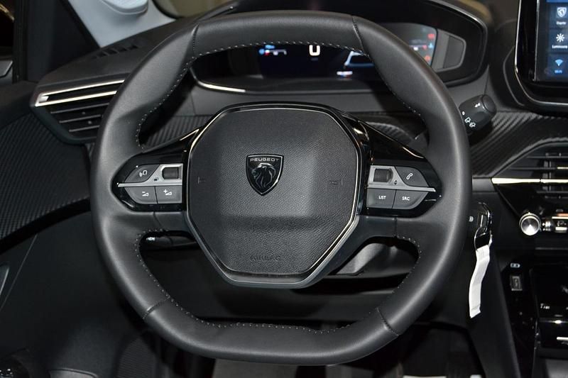 Usata Peugeot 208 Allure 101 CV (74 kW) 2025 Gray Utilitaria