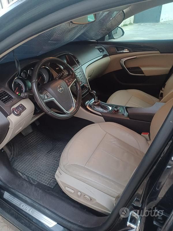 Usata Opel Insignia 160 CV (117 kW) 2012 Nero Station wagon