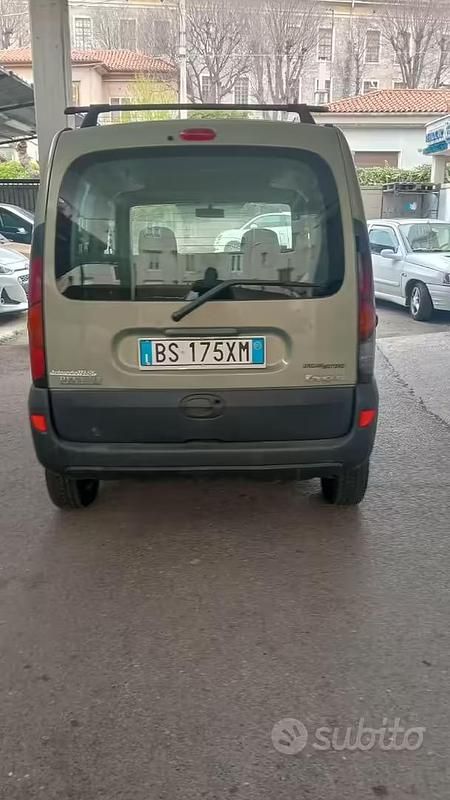 Usata Renault Kangoo 80 CV (58 kW) 2002 Grigio Monovolume